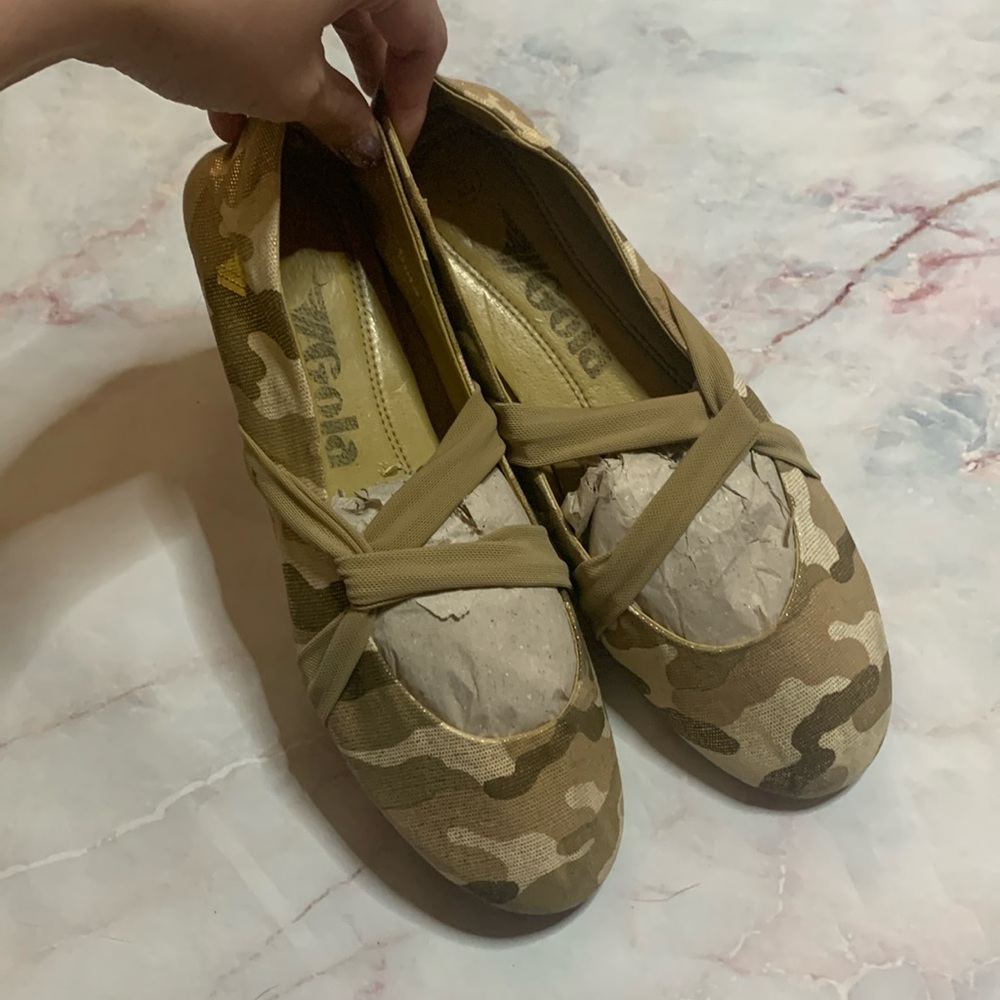 Gola gold Camo leather ballet flat size 9